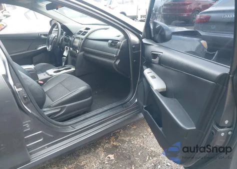 2014 Toyota Camry Se z USA, uszkodzony, nr VIN 4T1BF1FK5EU404493